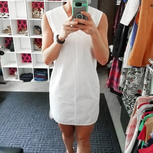 kate spade Dresses & Skirts - KATE SPADE Saturday Embroidered Shift Dress